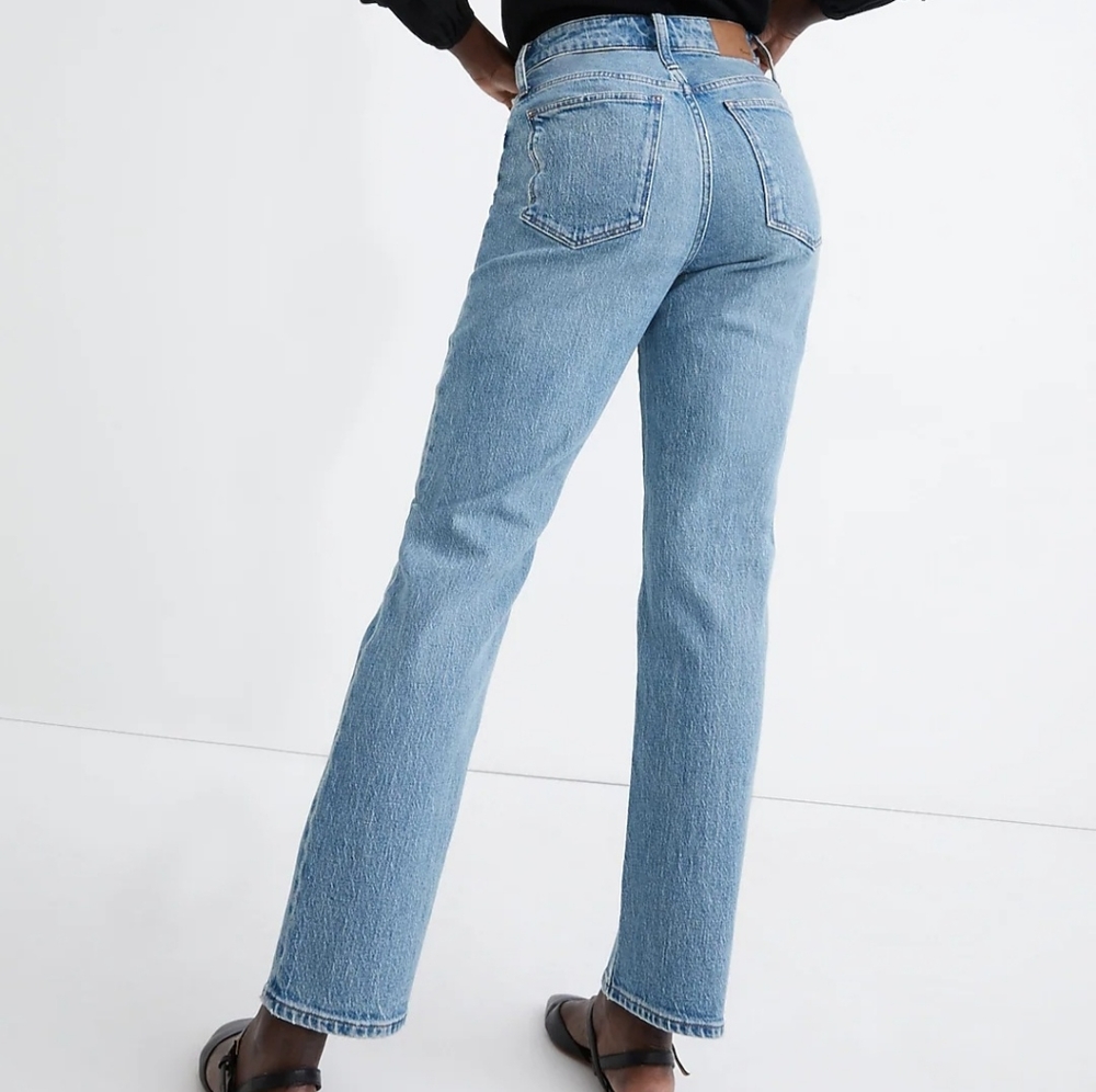 Madewell  Curvy straight jeans.